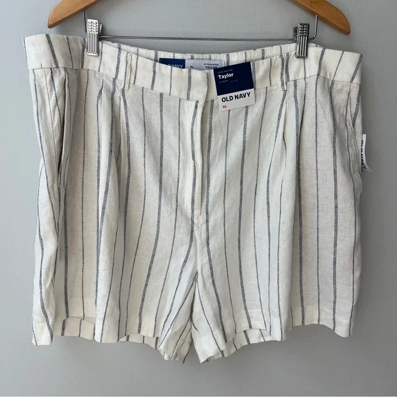 Old Navy Extra High-Waisted Taylor Trouser
Shorts XL - Picture 4 of 10